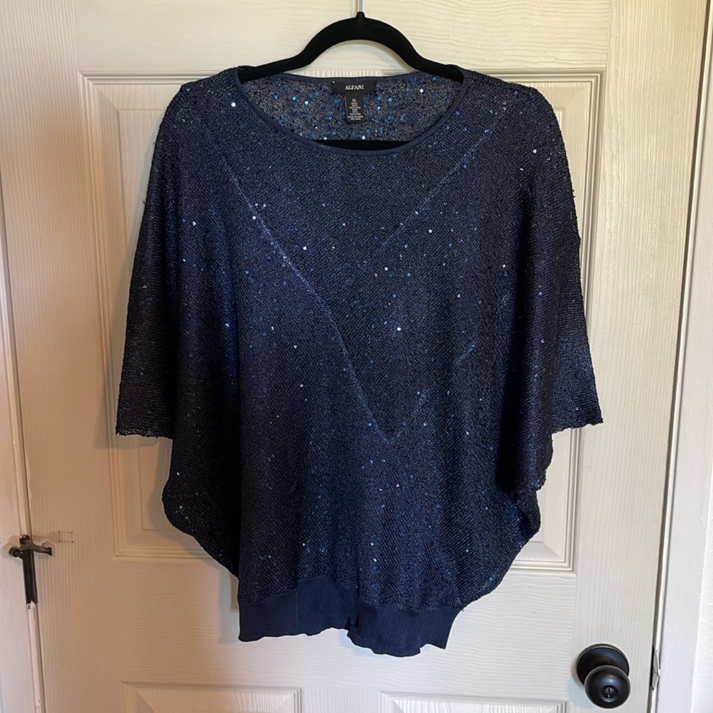 Alfani. Size XL. Like new. Sequin details.